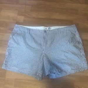 Old Navy seersucker shorts